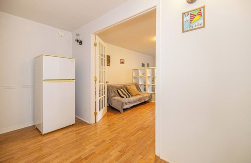 Nouveau-Rosemont Appartement | cozy 1BR 5mins walk to metro free parking
