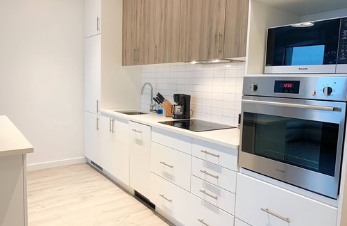 Waterloo Copropriété | Cozy 1BR Condo w/ In-Suite Laundry, Gym, Free Parking and Full Kitchen