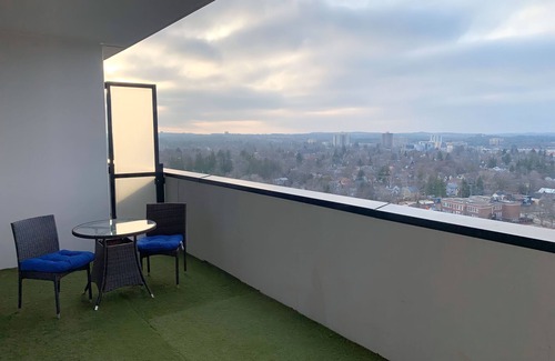 Waterloo Copropriété | Cozy 1BR Condo w/ In-Suite Laundry, Gym, Free Parking and Full Kitchen