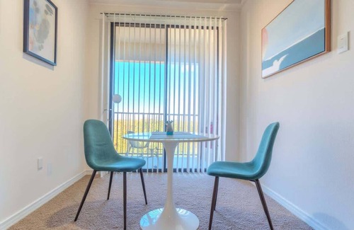 Irving Appartement | Cozy 1BR King Suite | Pool, Gym & Parking 01