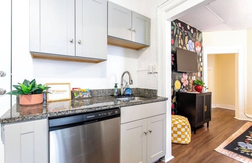 Bloomfield Appartement | Cozy 1BR Near Hospitals & Park