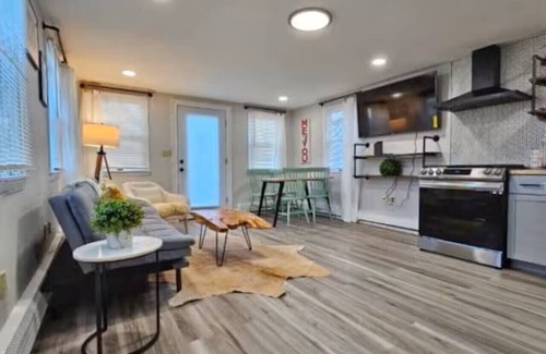 Revere Maison | Cozy 1BR Retreat Near Revere Beach & Boston