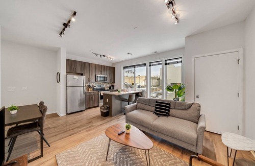 Brewerytown Appartement | Cozy 1Br Suite I Parking I W/d I Pool I Gym