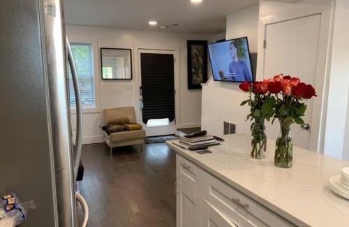 Northeast Appartement | Cozy 2/1.5 Getaway in Lily Ponds
