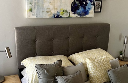 South Chicago Appartement | Cozy 2-bdr unit close to the beach w/ parking
