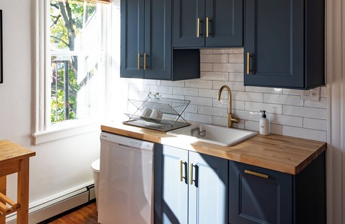 Newburgh Appartement | Cozy 2 bdrm Newburgh apartment with private parking