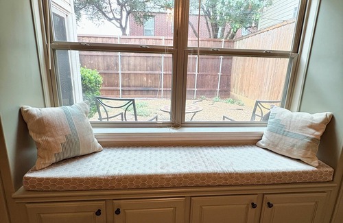 Bryan Place Maison | Cozy 2 Bed/2 Bath House with Fenced Yard