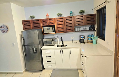 Coco Copropriété | Cozy 2 Bedroom Condo with AC and Pool in the Desirable Las Palmas Neighborhood