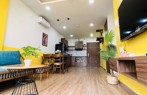 Hon Gai Hôtel | Cozy 2-bedroom apartment in fabulous Hạ Long with WiFi, AC, fitness room