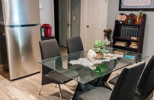 Buford Appartement | Cozy 2-Bedroom, 1-Bath Private Basement with Kitchenette