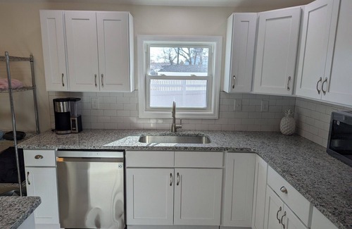 North Cape May Maison | Cozy 2-bedroom 1 bath cottage in charming North Cape May. Short walk to the bay.