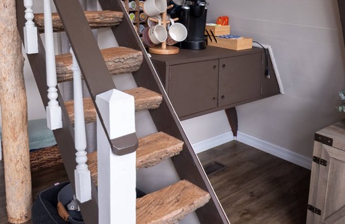 Como Cabine | Cozy 2-bedroom Aframe in charming Lake Geneva with a hot tub and fireplace