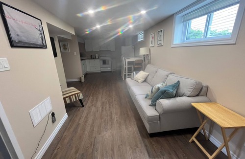 Brantford Maison | Cozy 2-bedroom apartment in peaceful location with comfy beds and fast Wi-Fi