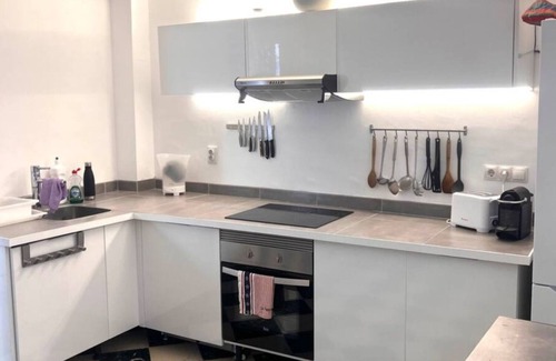 Son Antem Appartement | Cozy 2-bedroom apartment with WiFi, air-con and a rooftop terrace with bbq.