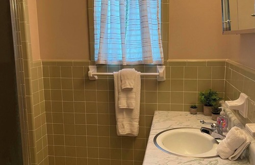 Abbeville Appartement | Cozy 2-bedroom apartment in welcoming Abbeville with AC, WiFi