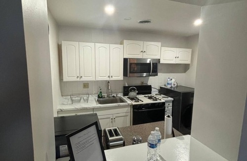 Nauck Appartement | Cozy 2-bedroom Apartment in Arlington Gem, minutes from DC