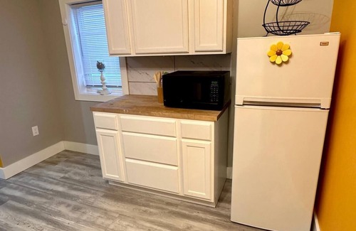 Newark Appartement | Cozy 2-bedroom apartment with WiFi, AC in Irvington