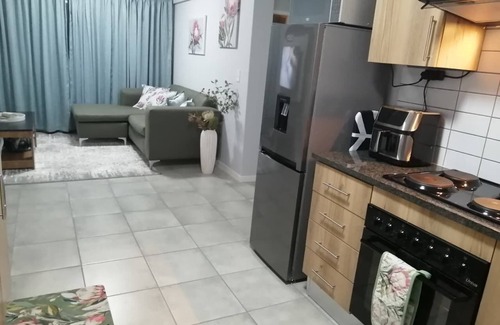Nelspruit Appartement | Cozy 2-bedroom apartment in enjoyable Mbombela with AC
