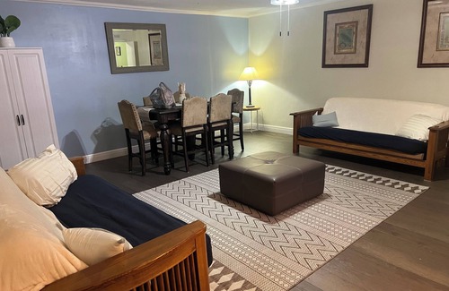 Deltona Lakes Appartement | Cozy 2-bedroom apartment in peaceful Deltona. Close To Parks! Sleeps 7 People!