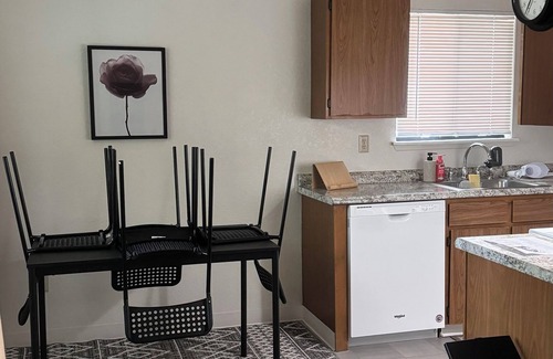 Burien Appartement | Cozy 2-bedroom apartment in charming Burien with WiFi near SeaTac airport