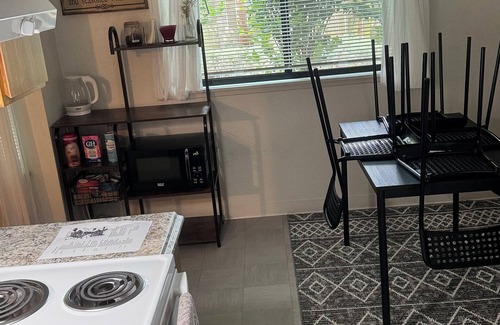 Burien Appartement | Cozy 2-bedroom apartment in charming Burien with WiFi near SeaTac airport
