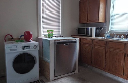Springfield Maison | Cozy 2-bedroom bungalow with AC and WiFi in charming Springfield