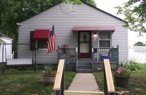 Springfield Maison | Cozy 2-bedroom bungalow with AC and WiFi in charming Springfield