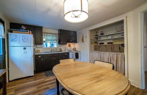 Albrightsville Cabine | Cozy 2-bedroom cabin located in the heart of the Poconos!