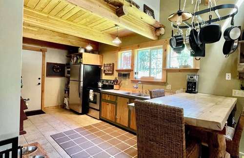 Leavenworth Cabine | Cozy 2-bedroom cabin in beautiful Leavenworth on 35 acres!