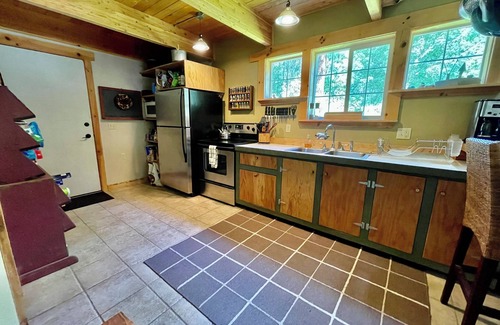 Leavenworth Cabine | Cozy 2-bedroom cabin in beautiful Leavenworth on 35 acres!