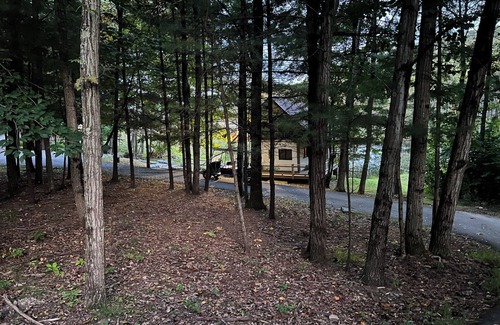 Vestal Cabine | Cozy 2-bedroom cabin in Vestal NY