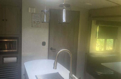 Mill Hall Maison | Cozy 2 bedroom Camper in Mill Hall near Fishing Creek