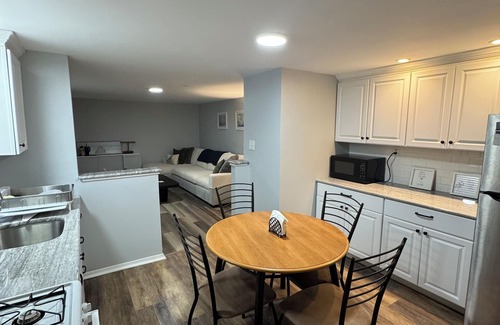 Ventnor City Copropriété | Cozy 2-bedroom condo in Ventnor - one block to the beach!
