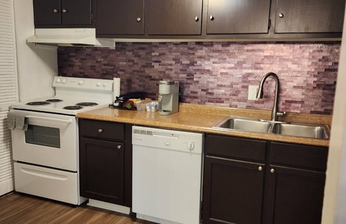 Chapel Hill Copropriété | Cozy 2 Bedroom Condo 2 Miles from UNC-Chapel Hill