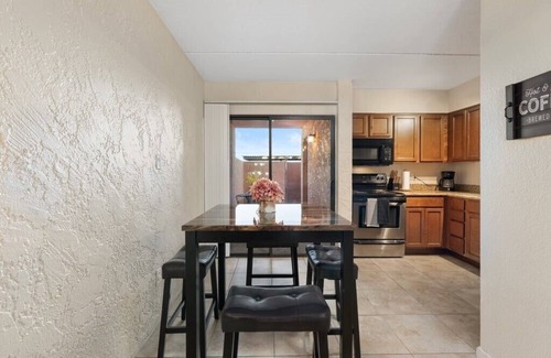 Papago Parkway Copropriété | Cozy 2-bedroom condo with AC in Prime Scottsdale