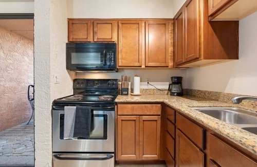 Papago Parkway Copropriété | Cozy 2-bedroom condo with AC in Prime Scottsdale