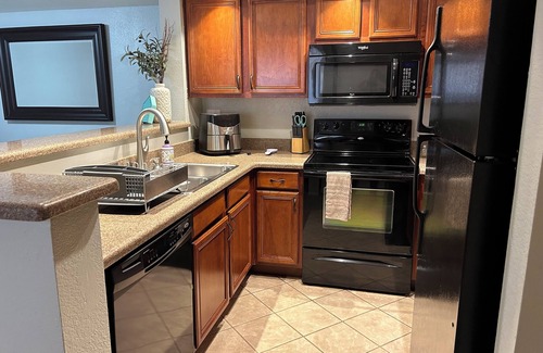 Glendale Copropriété | Cozy 2-bedroom condo with AC, fitness room, WiFi in enjoyable Glendale