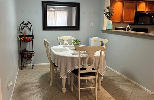 Glendale Copropriété | Cozy 2-bedroom condo with AC, fitness room, WiFi in enjoyable Glendale