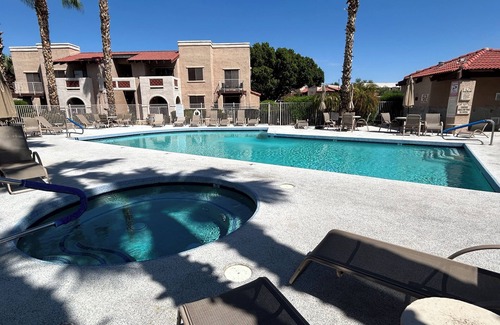 Glendale Copropriété | Cozy 2-bedroom condo with AC, fitness room, WiFi in enjoyable Glendale