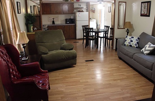 Camden Maison | Cozy 2-bedroom cottage - #20 on Kentucky Lake with great fishing and boating