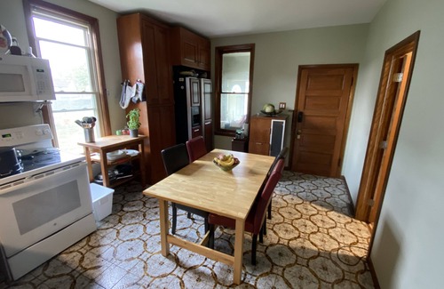 South Chicago Appartement | Cozy 2- bedroom – great kitchen – in a Lakefront Neighborhood