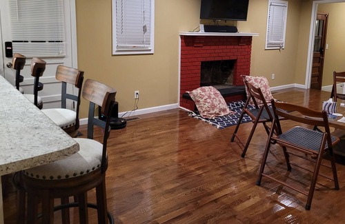 Mount Sterling Maison | Cozy 2 bedroom home with free covered parking