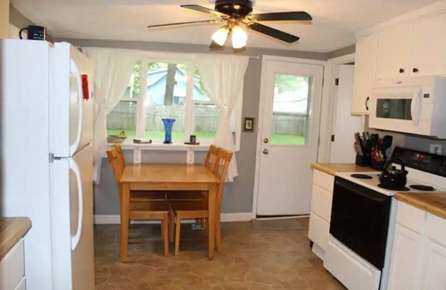 Oregon Maison | Cozy 2-bedroom home in convenient Oregon location