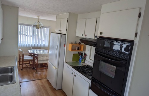 Tucson Estates Maison | Cozy 2 bedroom home in Tucson Estates with many amenities near many attractions.
