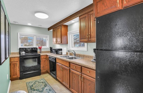 Champaign Maison | Cozy 2 Bedroom Home Mins from Downtown Champaign