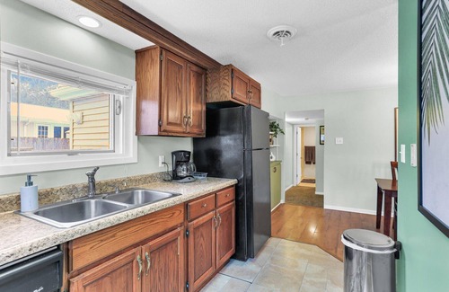 Champaign Maison | Cozy 2 Bedroom Home Mins from Downtown Champaign