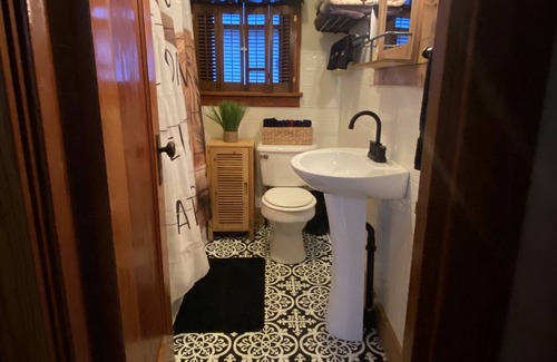 Haviland Maison | Cozy 2 bedroom home with your own parking. Can sleep 9