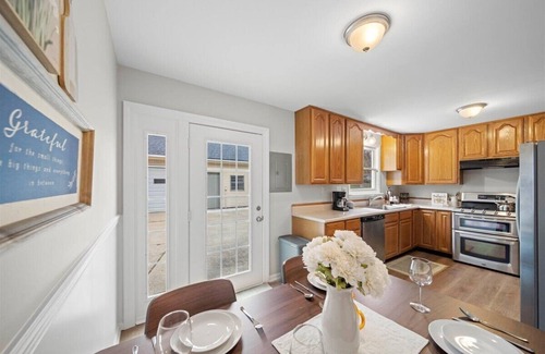 Kansas City Maison | Cozy 2-bedroom house in charming Kansas City with AC