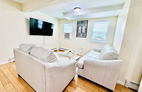 Jamaica Hills Appartement | Cozy 2-bedroom in peaceful Queens with AC