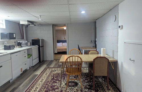 Hermantown Appartement | Downstairs Cozy 2-bedroom in tranquil Hermantown with WiFi
